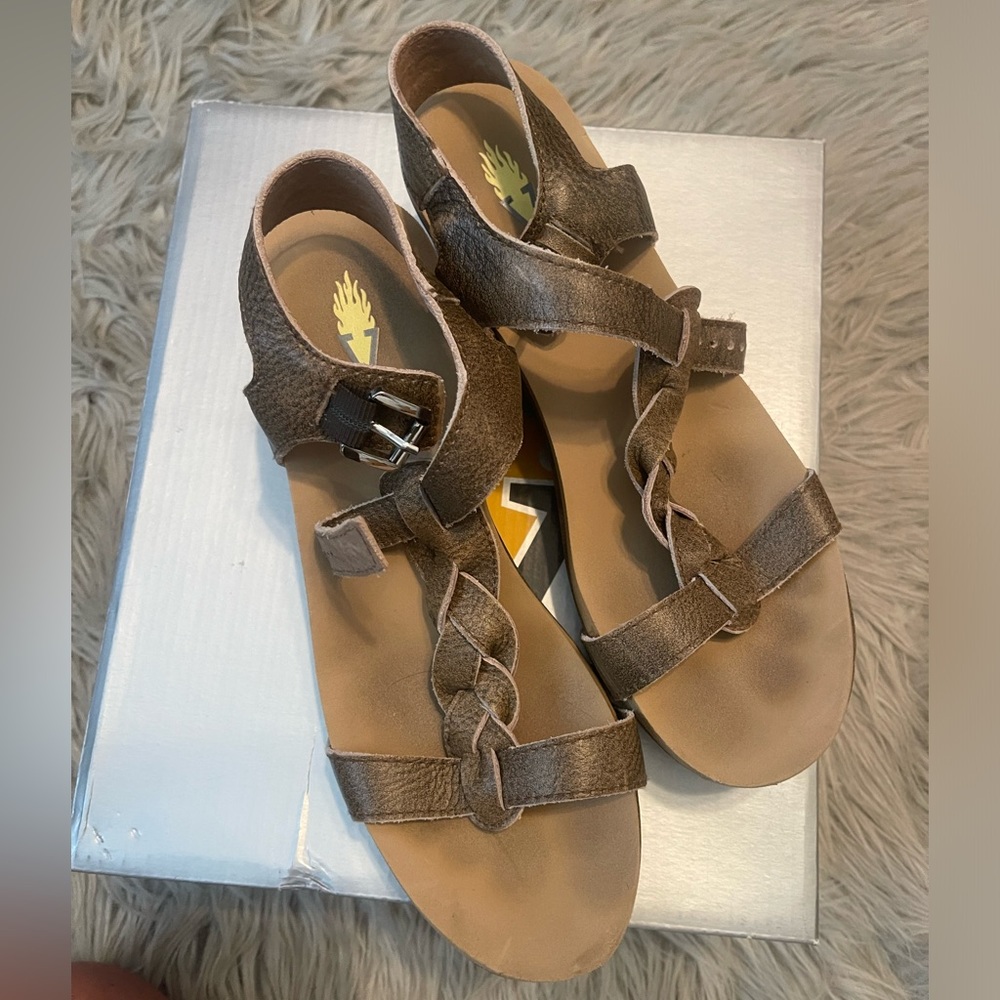 Women’s volatile shoes
